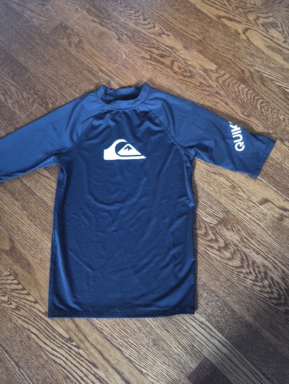 Quiksilver Black and White Logo Short Sleeve Rash Guard, Size L